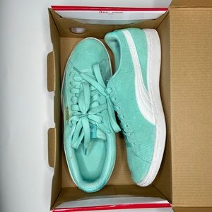 PUMA “Vikky” Aruba Blue Suede Tennis/Sneaker. Size 8.5